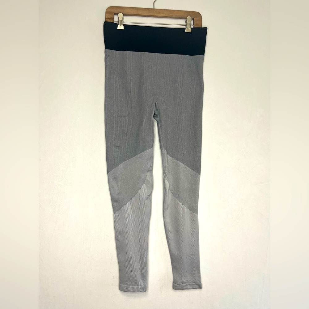 Aerie Women’s Leggings Chill Play Move Gray Colorblock Size Large